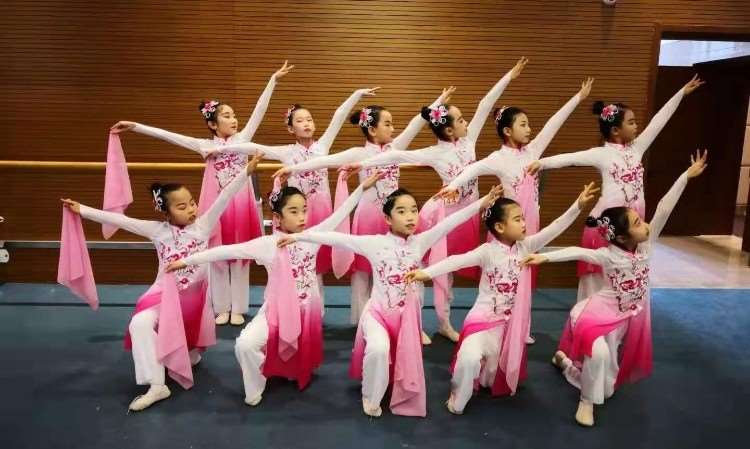 烟台少儿中国舞培训中心