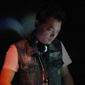 DJ liven
