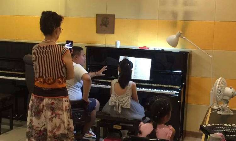 青岛孩子钢琴培训班