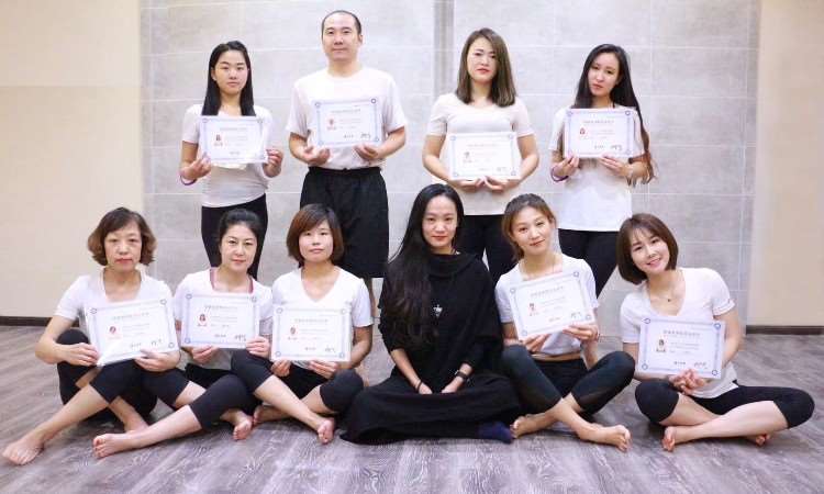 天津瑜伽教练培训课程