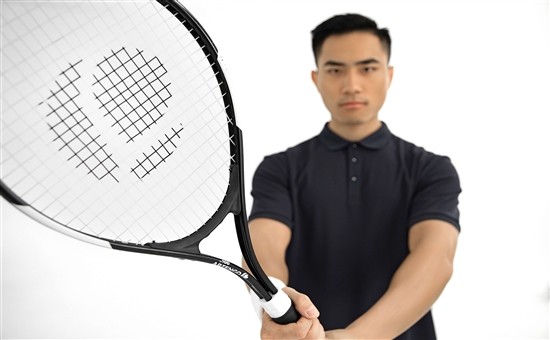 网球训练:网球发球常见错误之击球