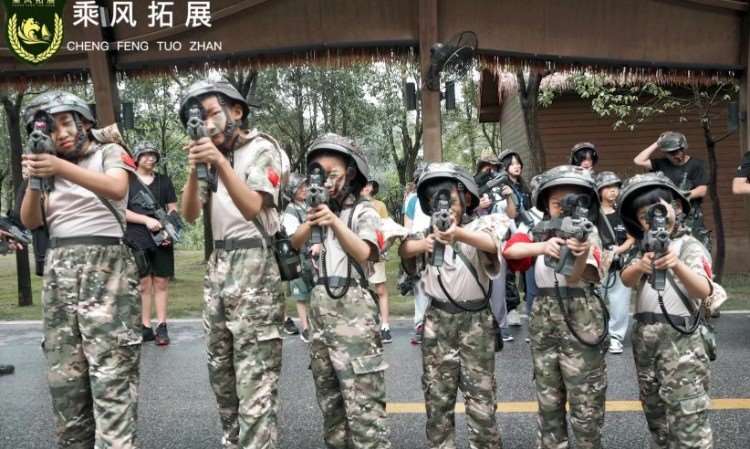 武汉中小学生军事夏令营