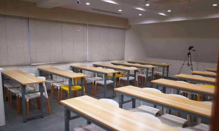东京校教室1