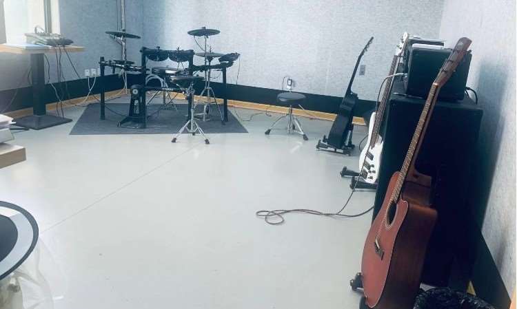 吉他乐队排练室