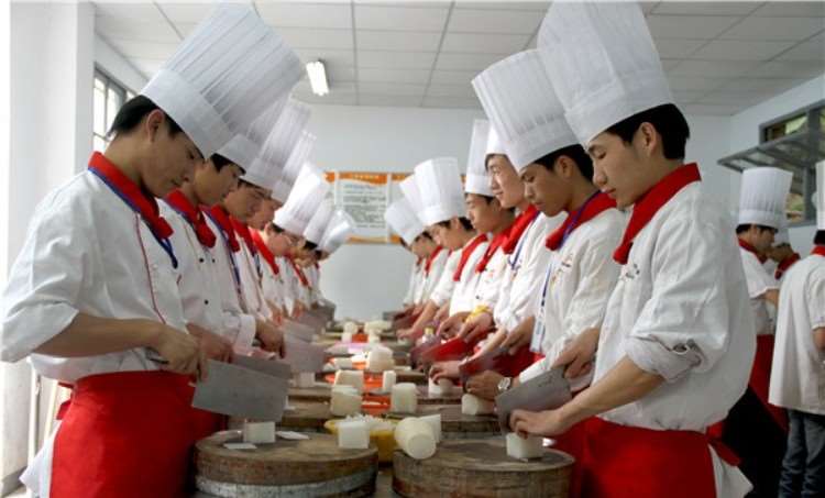 哈尔滨去哪里学短期厨师培训 快餐盒饭好？