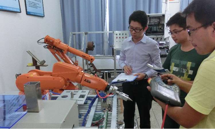 武汉工业机器人技术培训机构