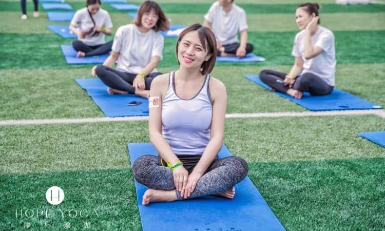 青岛厚朴瑜伽国际瑜伽日活动