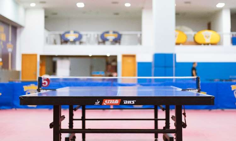杭州小孩学乒乓球