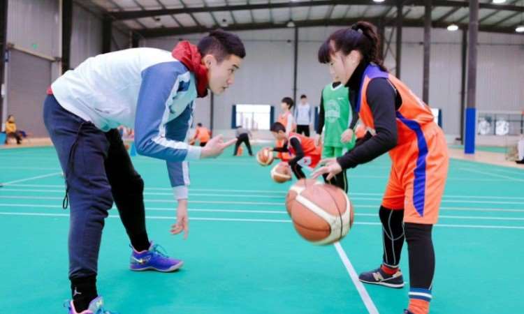 武汉小学生篮球培训