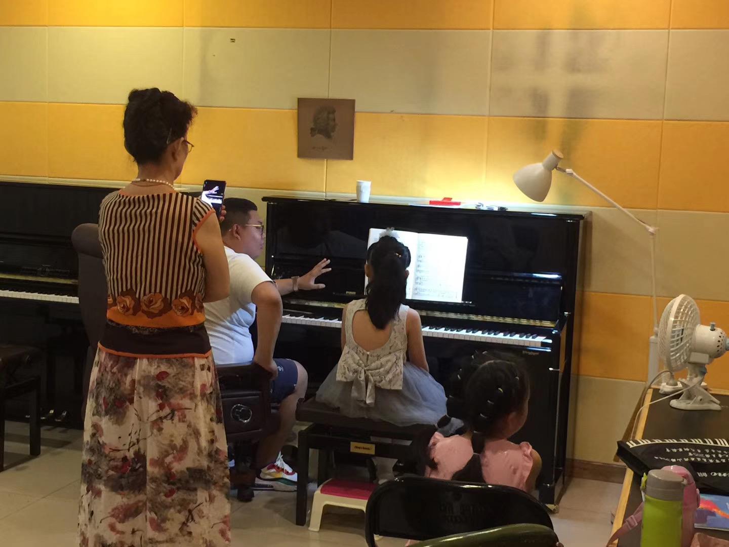 青岛钢琴培训课