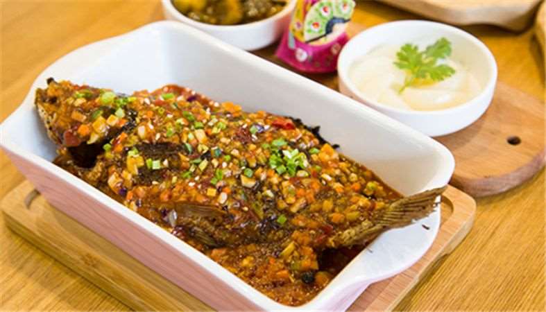 哈尔滨想在哈尔滨学烤鱼饭哪里有？