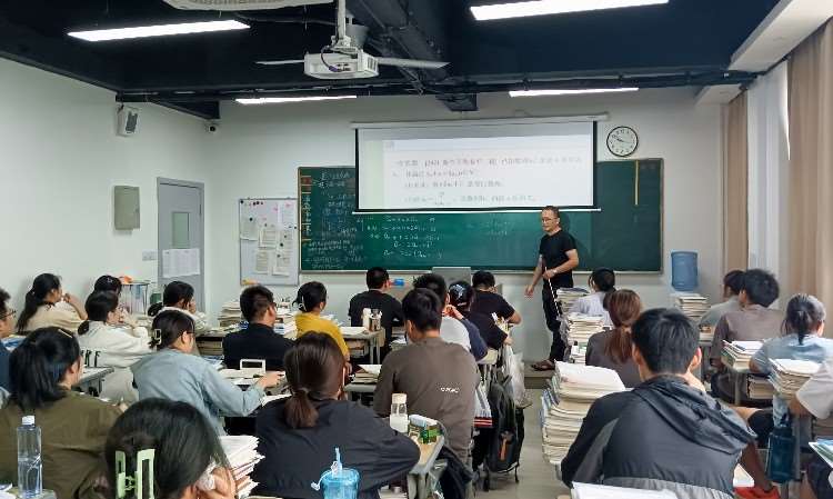 杭州浙江三联高复—2024高考艺术生文化课班